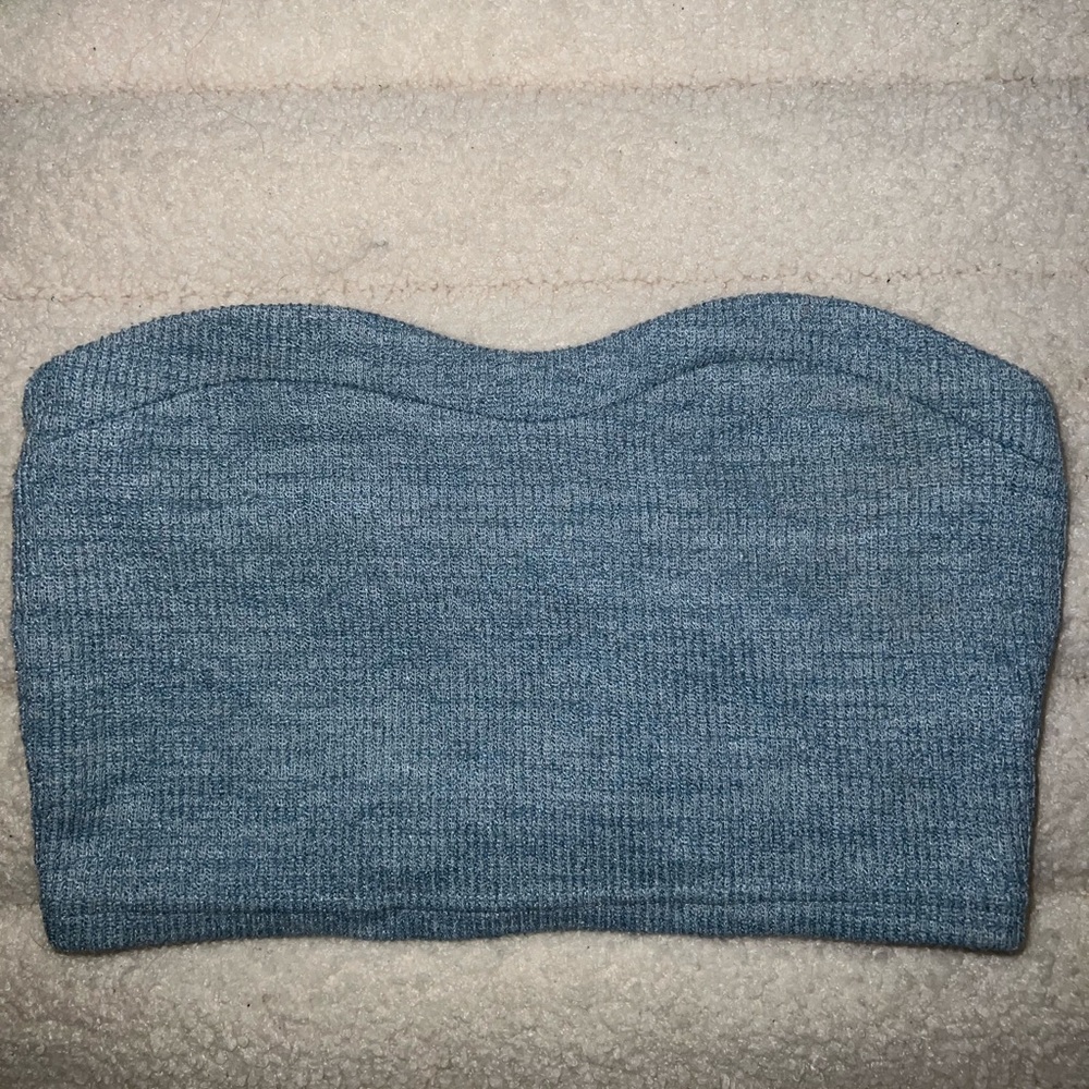 Blue knit strapless top
